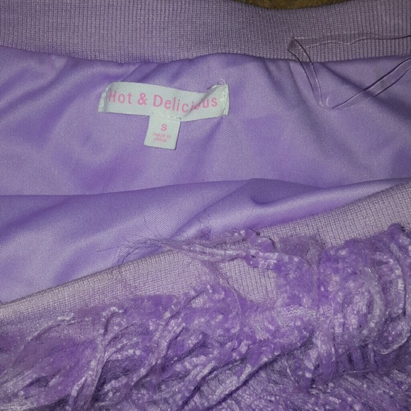 Off the shoulder top in lavender size small purple - Picture 3 of 5